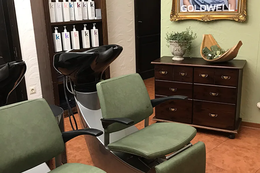 Waschplätze im Salon