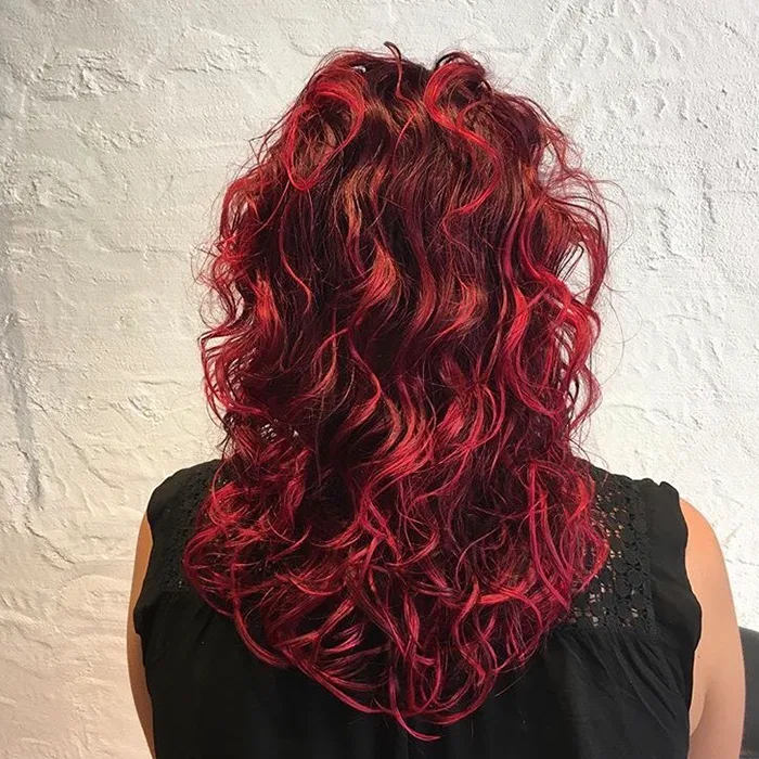 Lange rote Locken